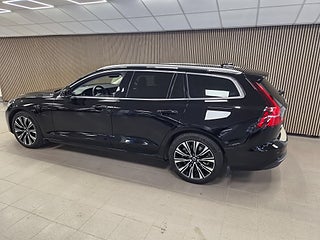 Volvo V60 Recharge T6 AWD Geartronic Core Edition Euro 6 — bild 4 av 11