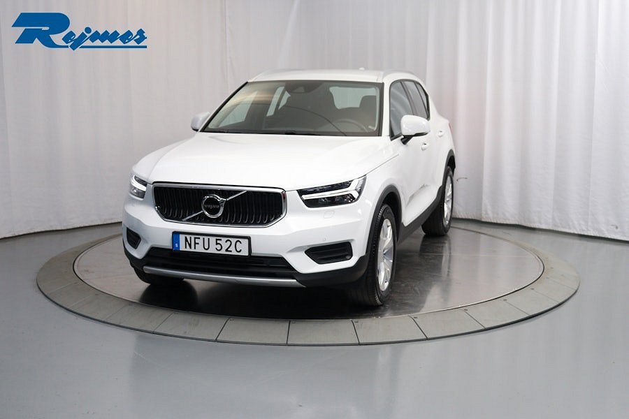 Volvo XC40 T2 FWD Momentum Advanced