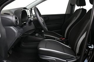 Halvkombi Hyundai i10 14 av 17