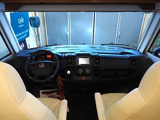 Husbil-integrerad Rapido S 11 i 165 Distinction 26 av 27