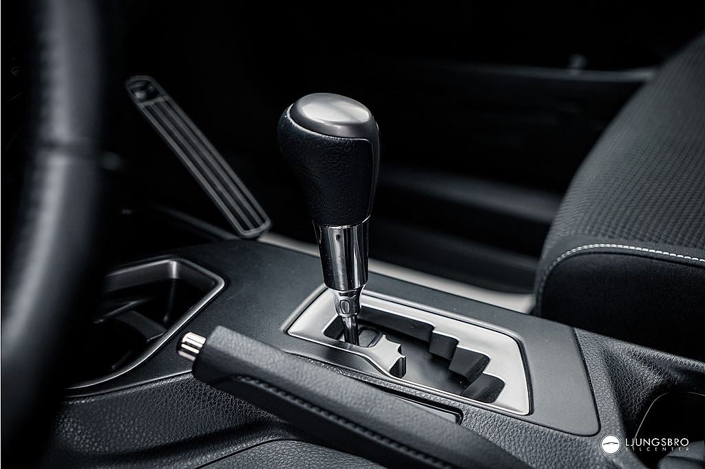 Toyota RAV4 Hybrid 2.5 AWD 197hk / Drag / B-Kamera