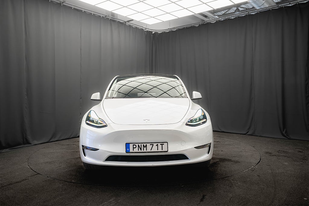 Tesla Model Y Long Range AWD DRAG PANO LÄDER 1-ÄGARE MOMS