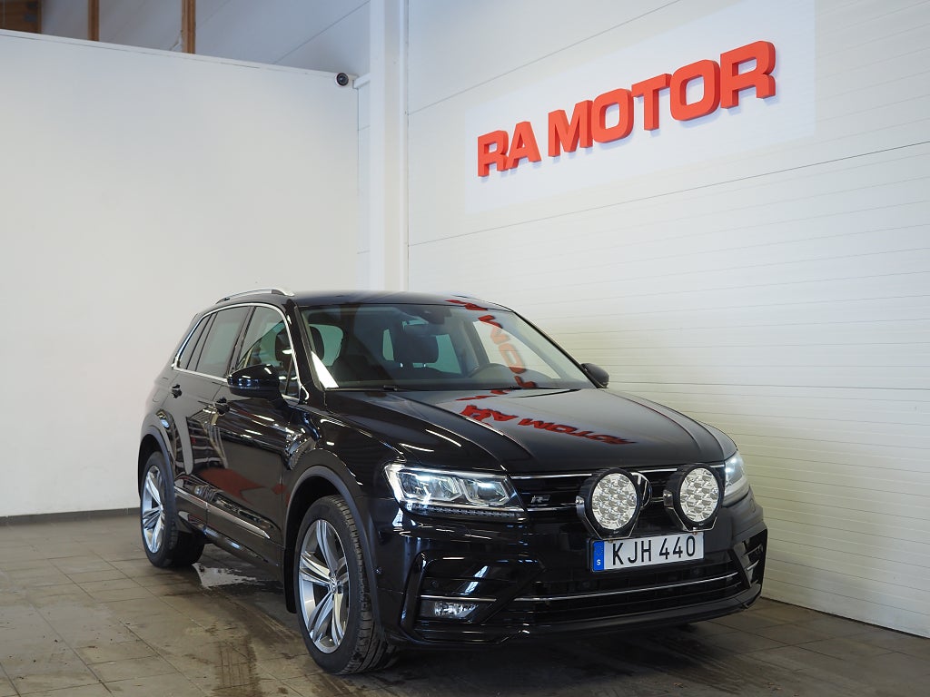 Volkswagen Tiguan 2.0 TDI 4Motion R-Line P-Värm Drag Kamera 19" Carplay 2019