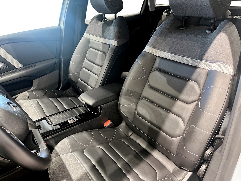Bild på Citroën C4 Shine 1.2 PT 130hk Aut B-KAMERA NAVI