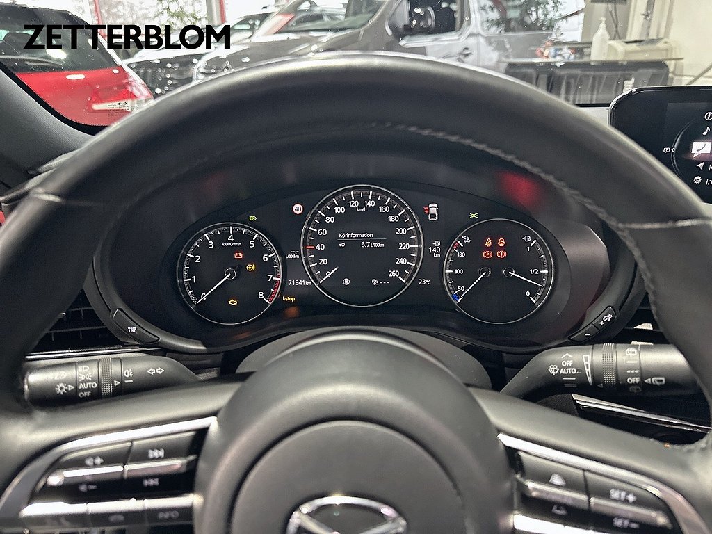 Halvkombi Mazda 3 11 av 16