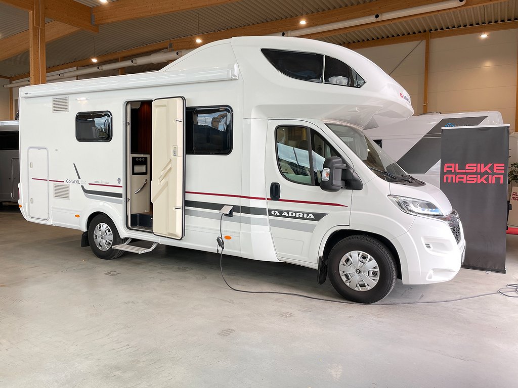 Coral XL 670 DK - Adria Coral XL 670 DK /580 Mil /EL-Patron/7 bält /Fint skick