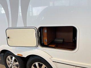 Husbil-integrerad Niesmann ARTO 79 LE 8 av 25