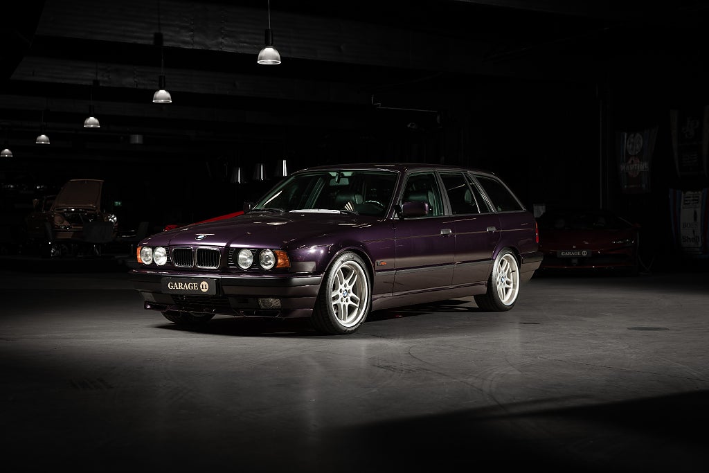 BMW 540I E34 Touring / Manuell / 1/10 Daytona Violet