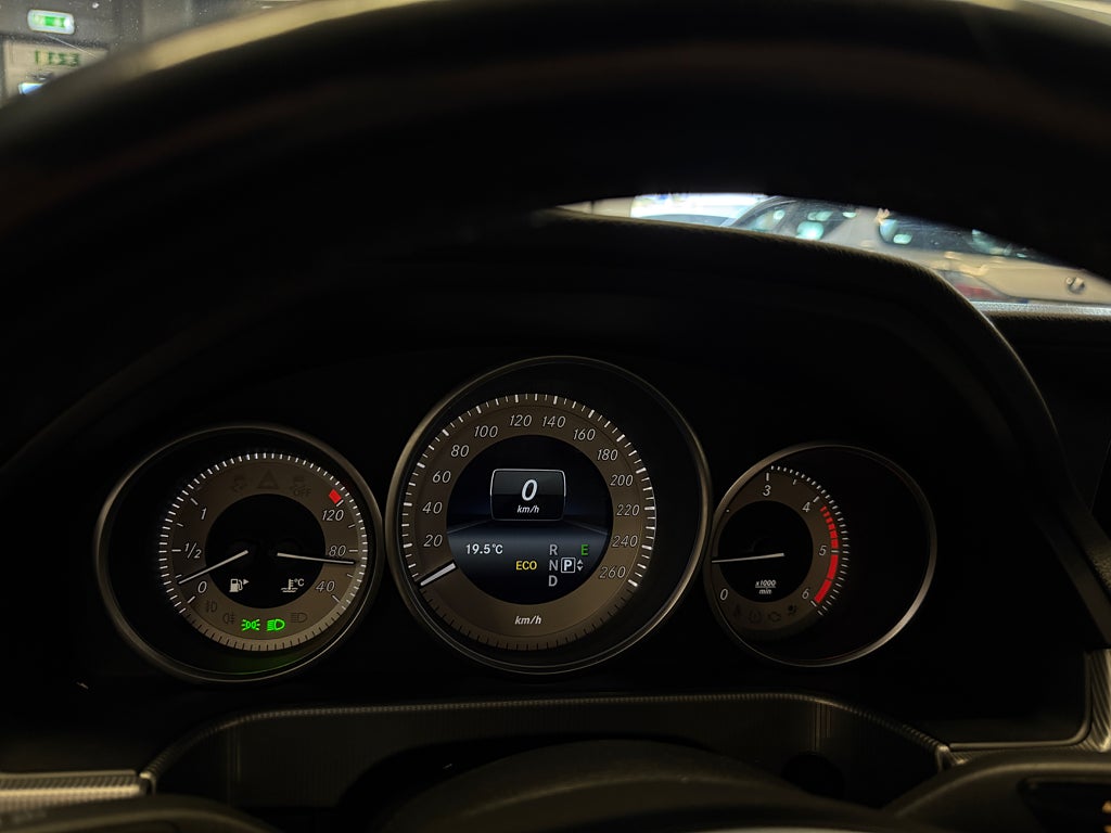 Mercedes-Benz E220 2014 - miniatyr 18