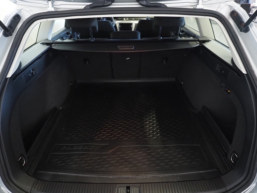 Volkswagen Passat Sportscombi 1.4 TSI 150hk Dragkrok Kamera 2018