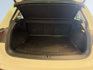 Volkswagen Tiguan 2.0 TSI 4Motion Base LED-ramp Värmare Bkamera Drag S&V – bild 12