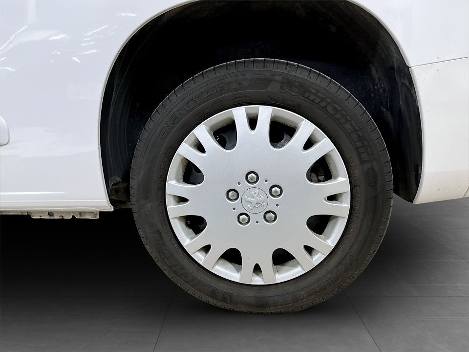 Bild på Peugeot Partner PRO+ 1.5 BHDi 130hk Aut L1 B-KAMERA DRAG