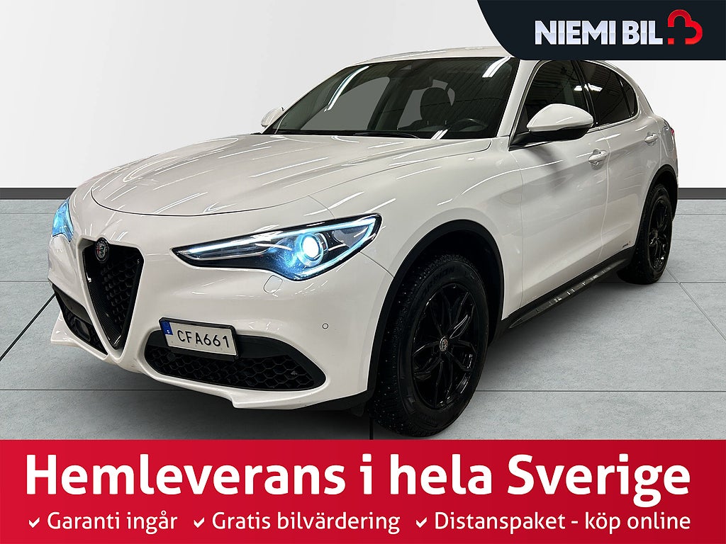 Alfa Romeo Stelvio 2.0 Turbo 16V Q4 Super S&V-däck/Drag/MoK/Kamera/Skinn/Navi/Psens