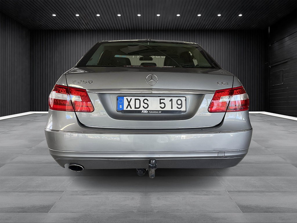 Mercedes-Benz E 2010 - miniatyr 4