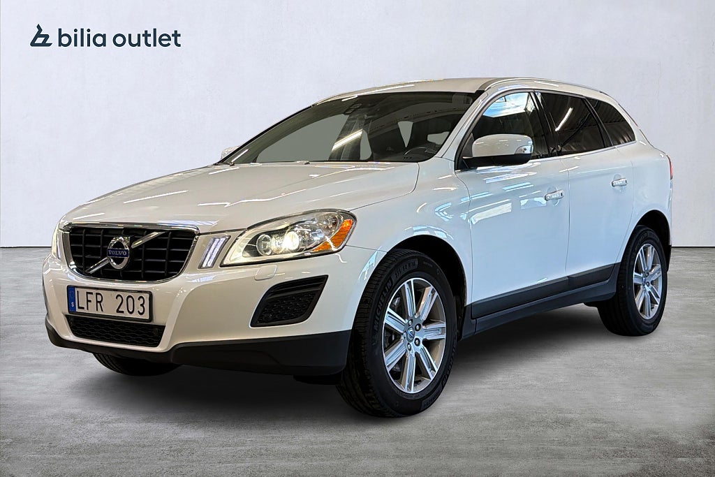 Volvo XC60 D5 AWD Summum 205hk Drag P-värm Läder Elstol P-sensor