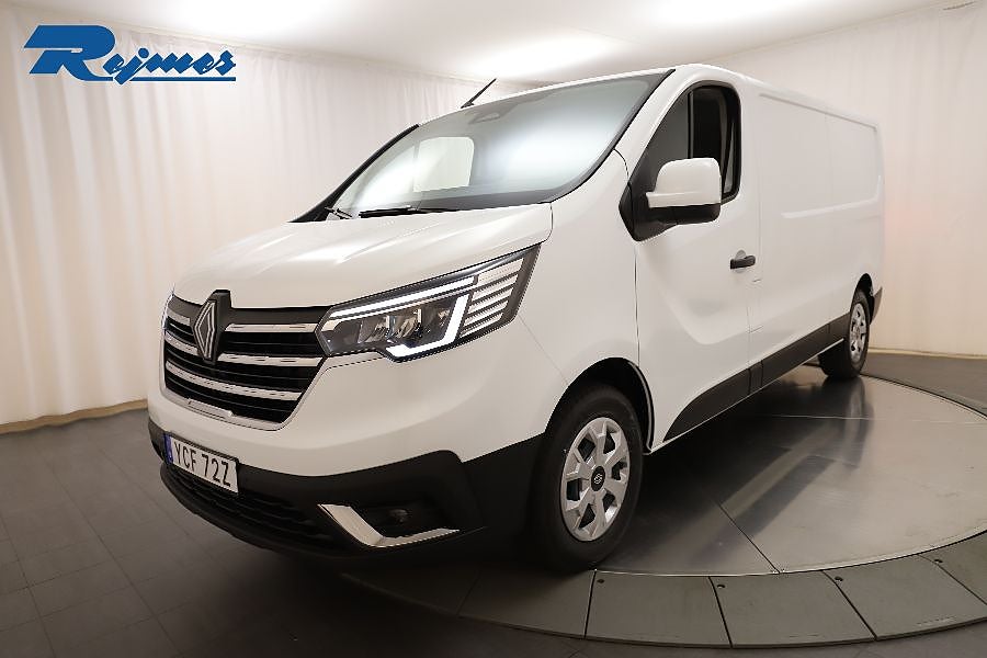 Renault trafic III Skåp Nordic L2H1 150 A (9-växlad) värmare med fjärr