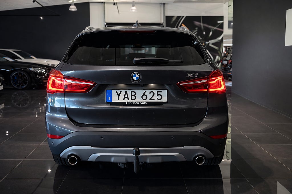 BMW X1 xDrive20d Steptronic xLine Läder Navi Head Up Drag - bild 5