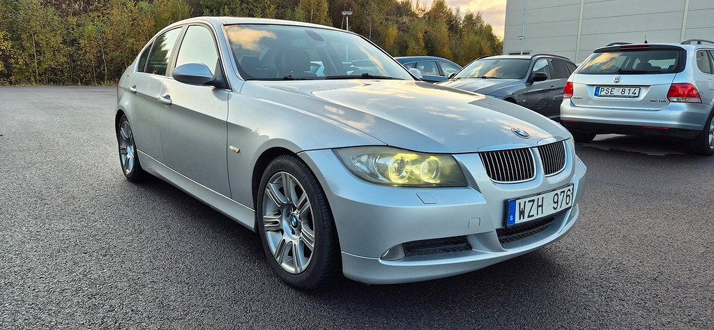 BMW 330 i Sedan Comfort Euro 4- 258 hk Nybes 