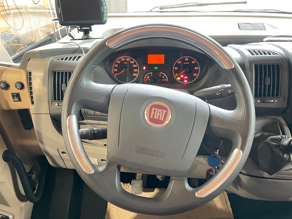 Eura Mobil TI 560 LB /B-körkort/Dragkrok/Taksäng/Ugn - Eura Mobil