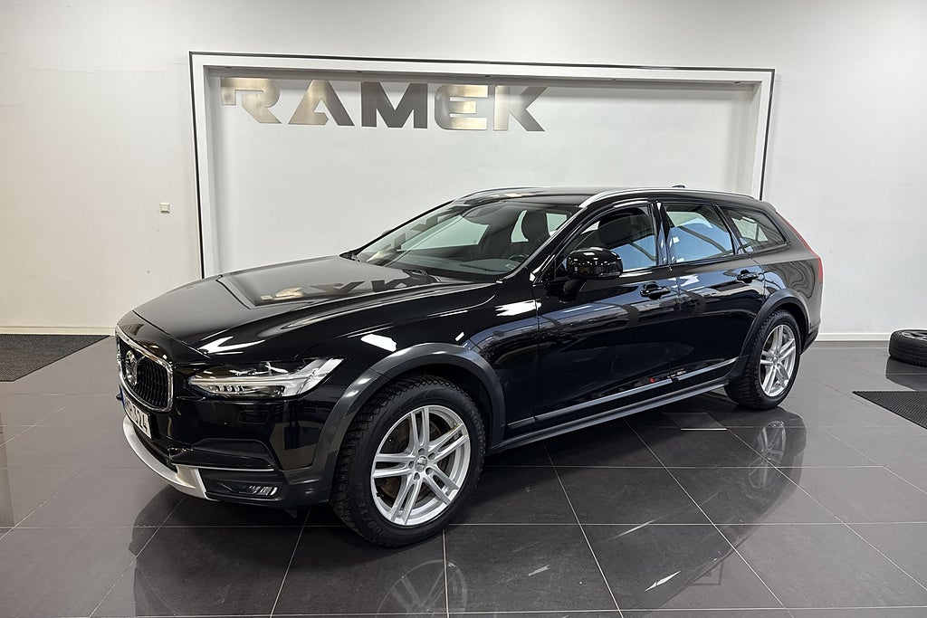 Volvo V90 Cross Country D4 AWD Momentum Helskinn Drag V-hjul