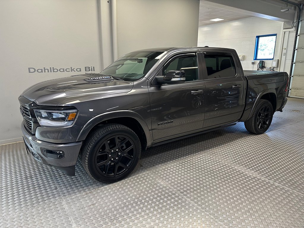 Dodge RAM 1500 Crew Cab 5.7 V8 Laramie Night 