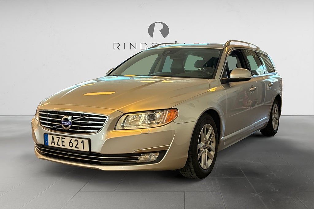 Volvo V70 D2 115 HK AUT SUMMUM DRAG D-VÄRM SKINN VOC KAMREM BYTT