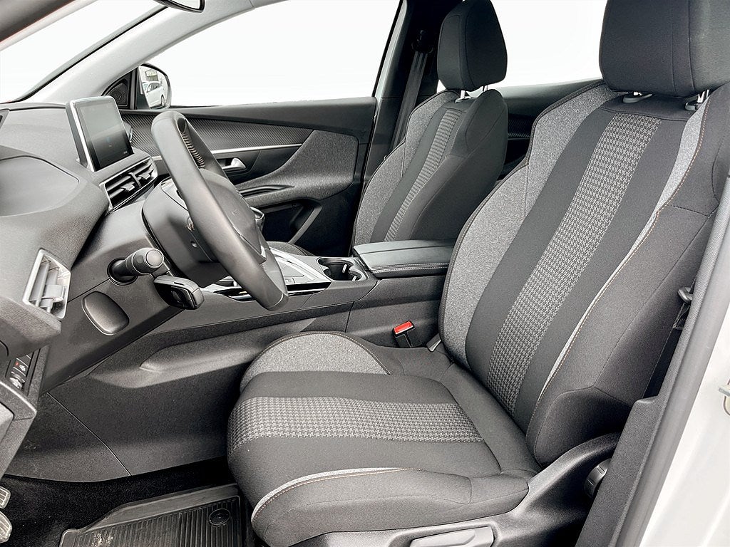 Bild på Peugeot 3008 Active Pack 1.2 PT 130hk - B-KAMERA, CARPLAY