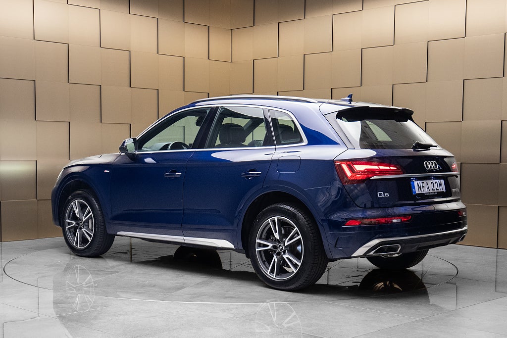 Audi Q5 55 TFSI e quattro S Line / Pano / Drag / Kamera