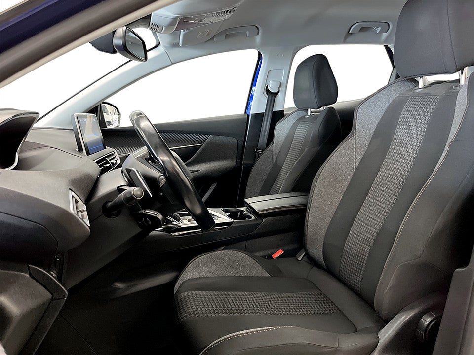 Bild på Peugeot 3008 Active 1.2 PT 130hk Aut DRAG P-SENSORER BAK