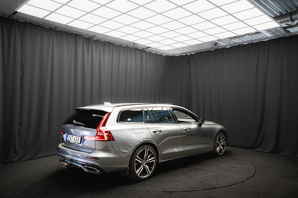 Volvo V60 Recharge T6 AWD R-Design DRAG H/K KAMERA ELSTOL MOMS