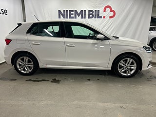 Skoda Fabia 1.0 TSI Style MOMSAD/Farthållare/M-värm/S&V-Däck