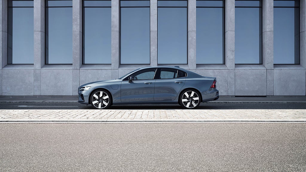 Nya Volvo S60 får ett aningen förändrat utseende. Foto: Volvo 