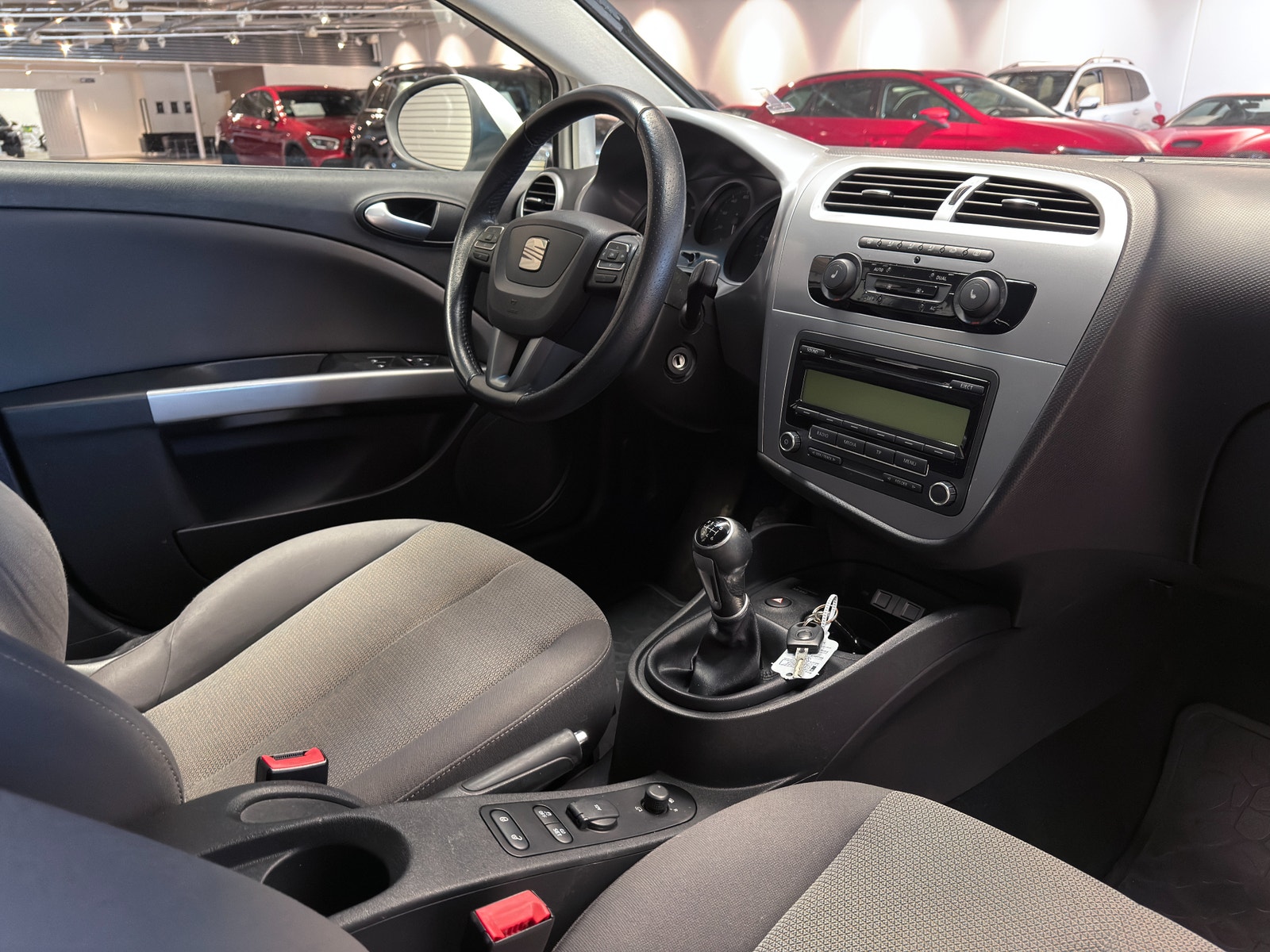 Seat Leon 1.2 TSI Style 105 hk | Fullservad 2011 - miniatyr 13