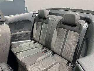 SUV Volkswagen T-Roc 9 av 12