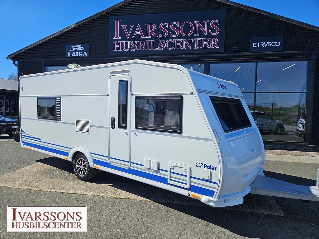 Polar 590 / Enkelsängar / Badrum bak / Alde / AC / Mover / Förtält