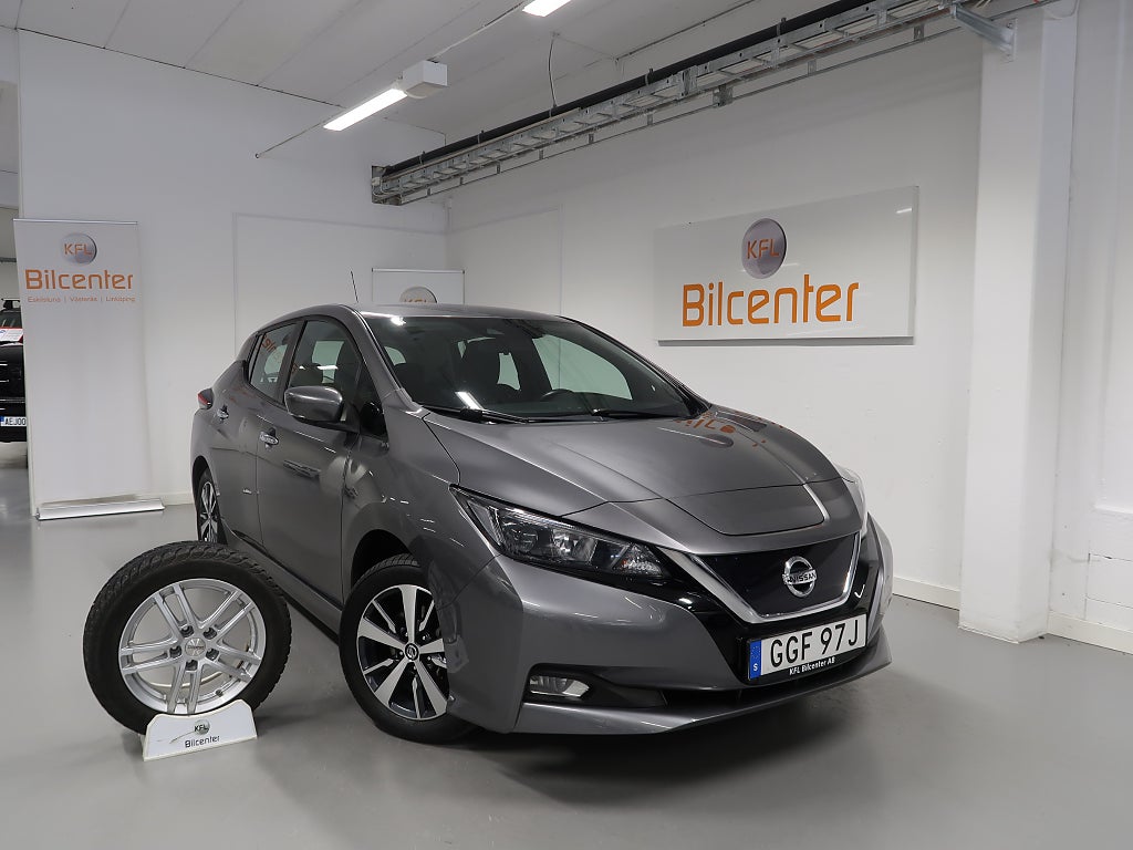 Nissan Leaf 40 kWh V-Däck ingår Kamera-CarPlay-Rattvärme-AdaptivFH-