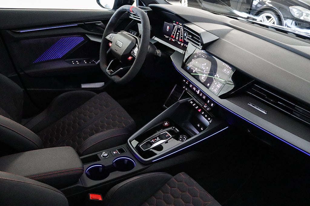 Audi RS3 Sedan RS-Skalstolar Kolfiber Pano Sonos HuD