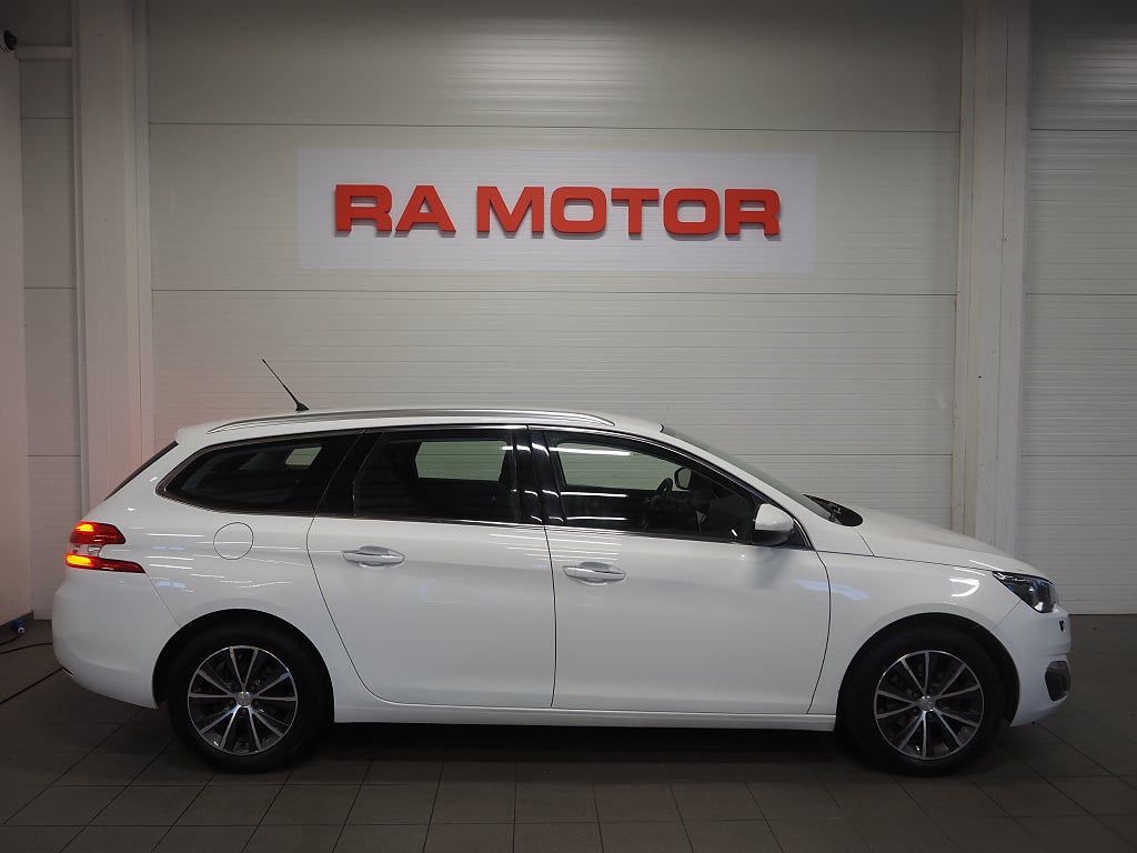Peugeot 308 SW 1.2 130hk Allure Automat Drag PDC Keyless 2015
