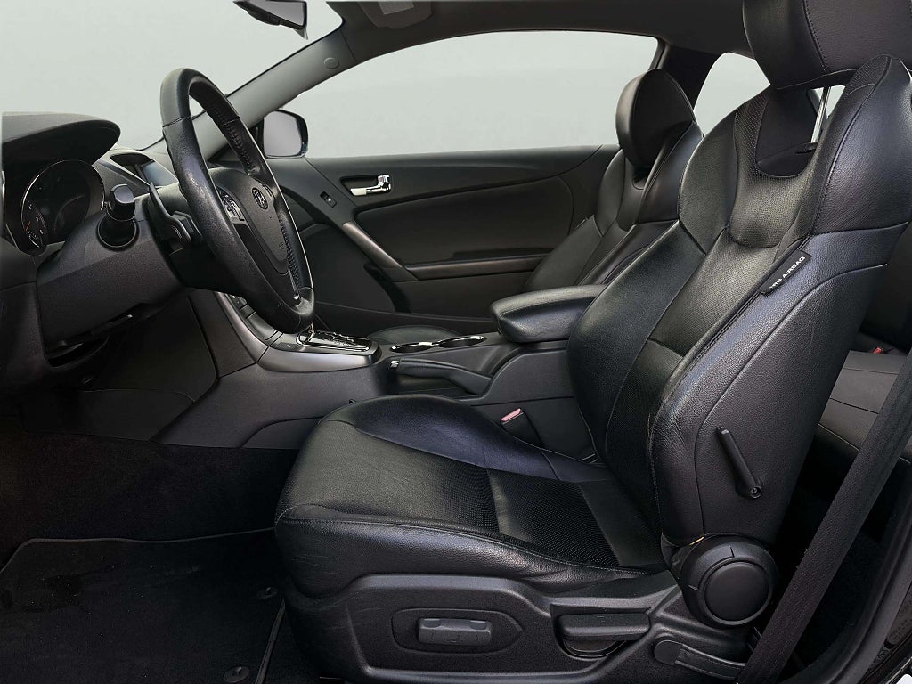 Hyundai Genesis Coupé 3.8 V6 | 303 ch | BVA | Cuir intégral | Régulateur adaptatif | Sièges chauffants | Keyless | Radar de recul