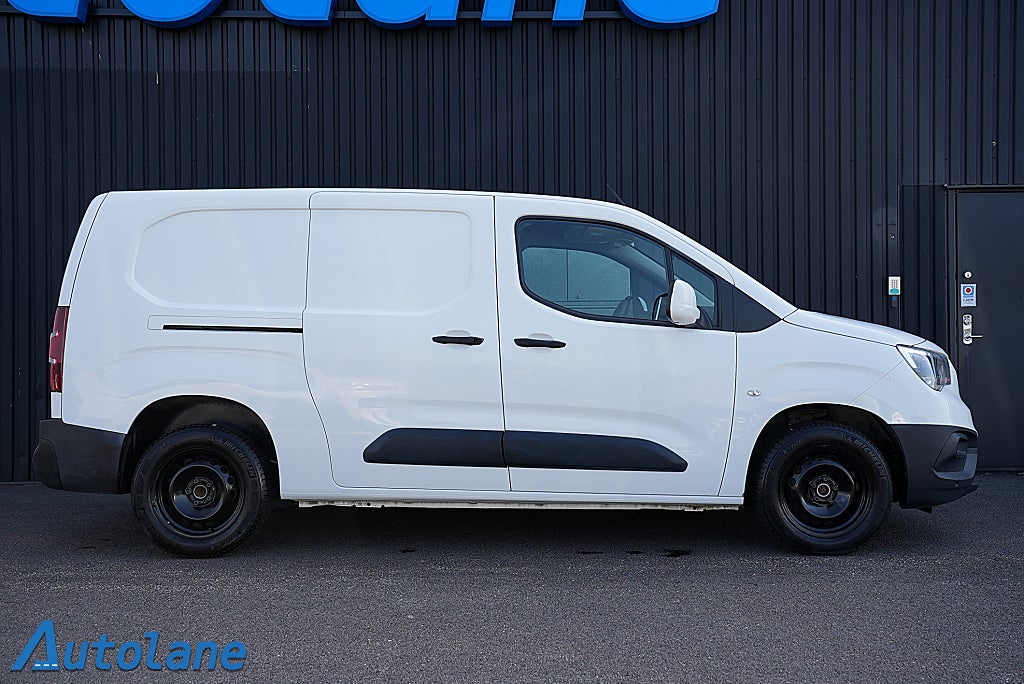 Opel Combo Cargo XL 1.5 ,Väramre,Drag,3-Sits, Sommarkampanj 4,99%