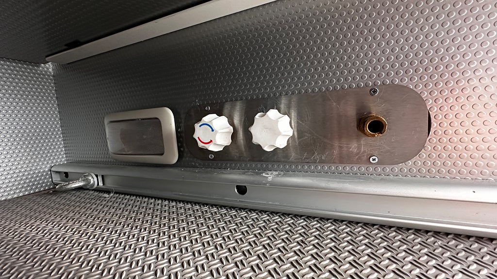 Rapido V68 1 Ägare, Långbädd, Dragkrok thumbnail