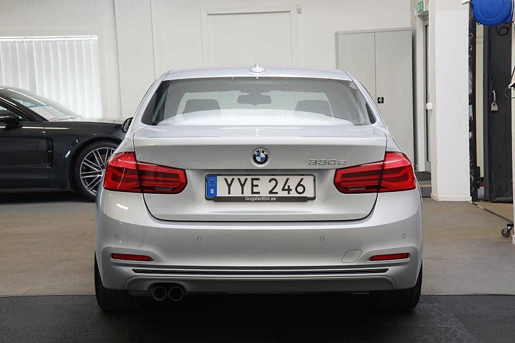 BMW 330e Sedan Sport line 252hk |H/K|Rattvärme|Adapt-Fart