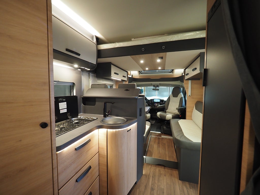 Knaus L!ve Wave 650 MF Platinum Selection ALDE I Taksäng