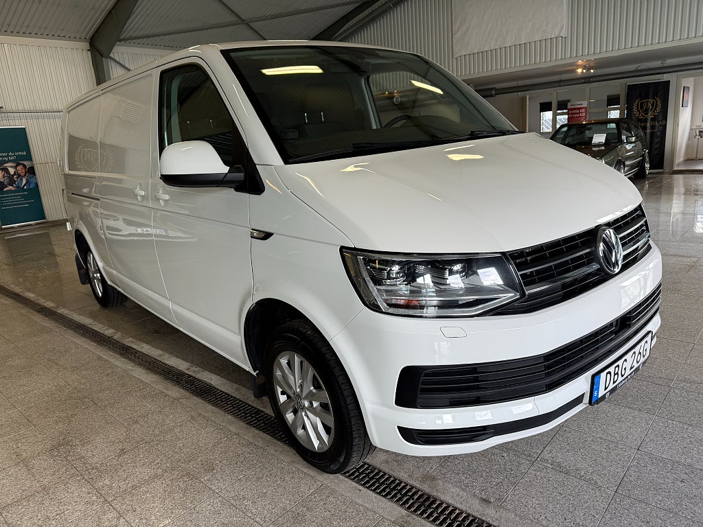 Volkswagen Transporter 2.0 TDI DSG L2 1 ägare Värmare Moms