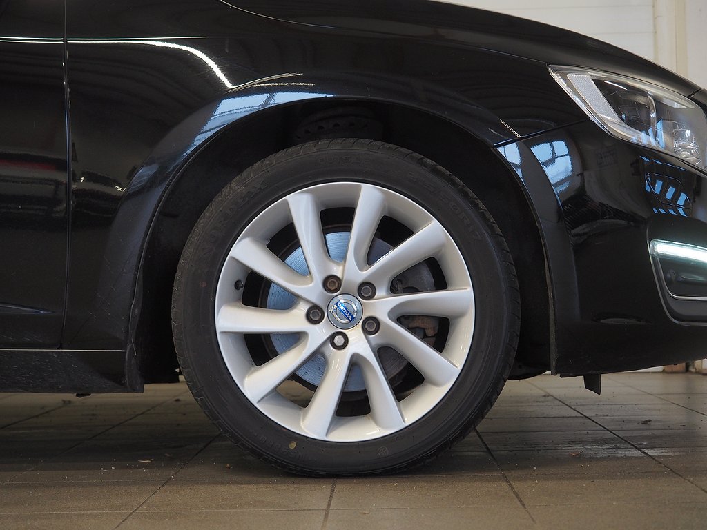 Volvo V60 D3 Geartronic Momentum | D-värm | Drag | Navi | 2017