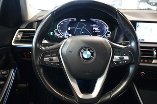 Sedan BMW 330e 14 av 23