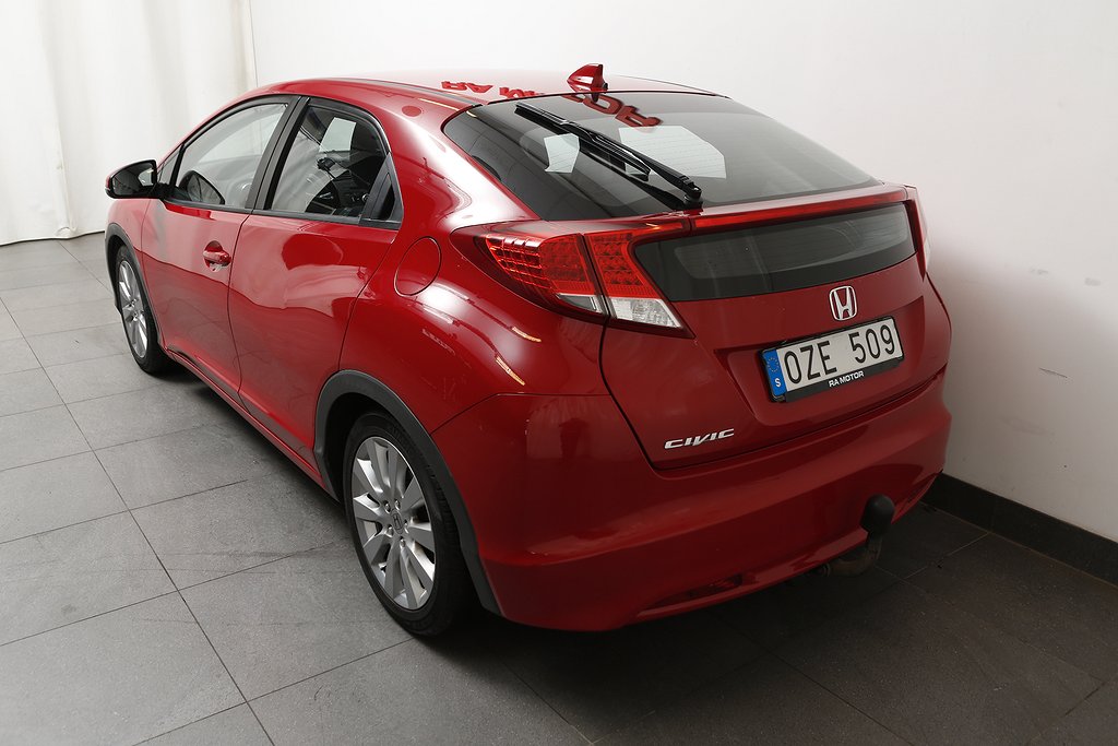 Honda Civic 1.8 i-VTEC 142hk Sport 5D Motorv Dragkrok 2013