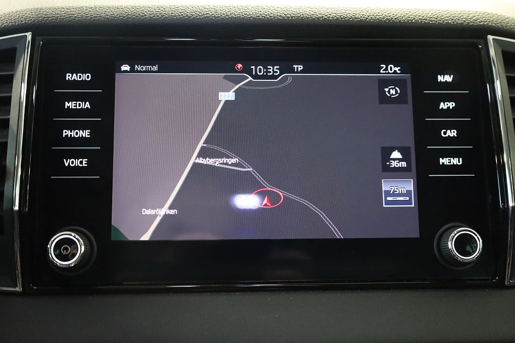 Skoda Karoq 2.0 TDI 4x4 Aut Style Drag Värmare Navi Kamera