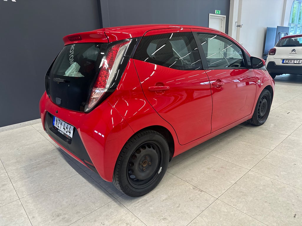 Toyota Aygo 5-dörrar 1.0 VVT-i X-PLAY Touch motor & Kupé värmare