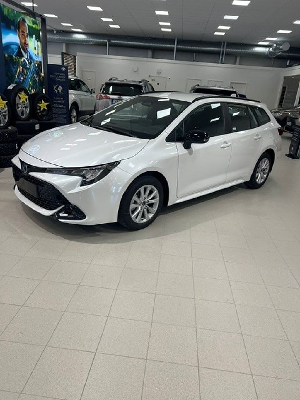 Toyota Corolla Kampanjpris "Spara 35.000kr" Ord.pris: 360...